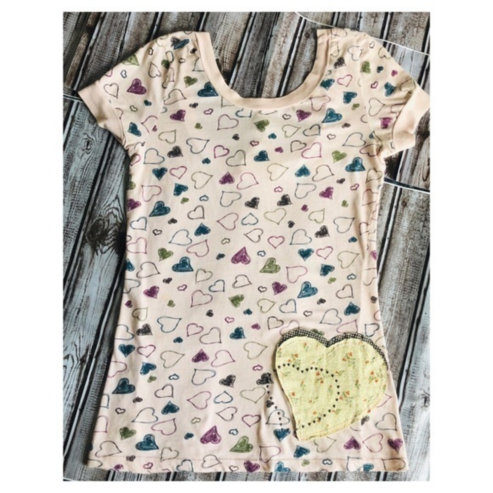 Crafty Couture‎ Hearts Shirt Size Small